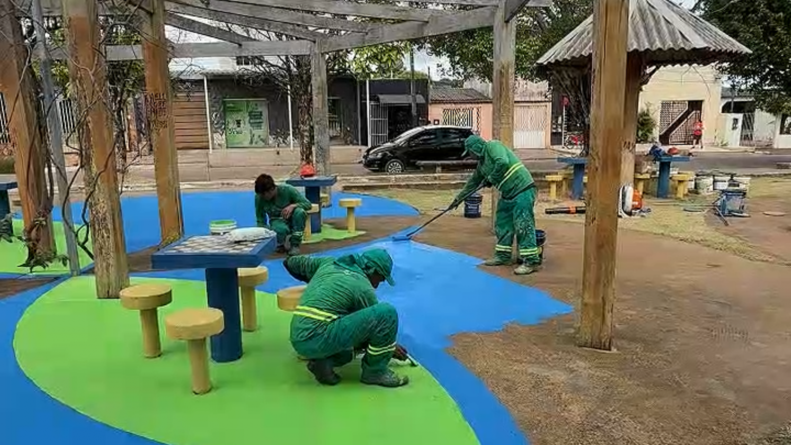 Na Praça da Cohab, foram executados diversos serviços que fazem parte desse esforço permanente de manutenção dos espaços públicos