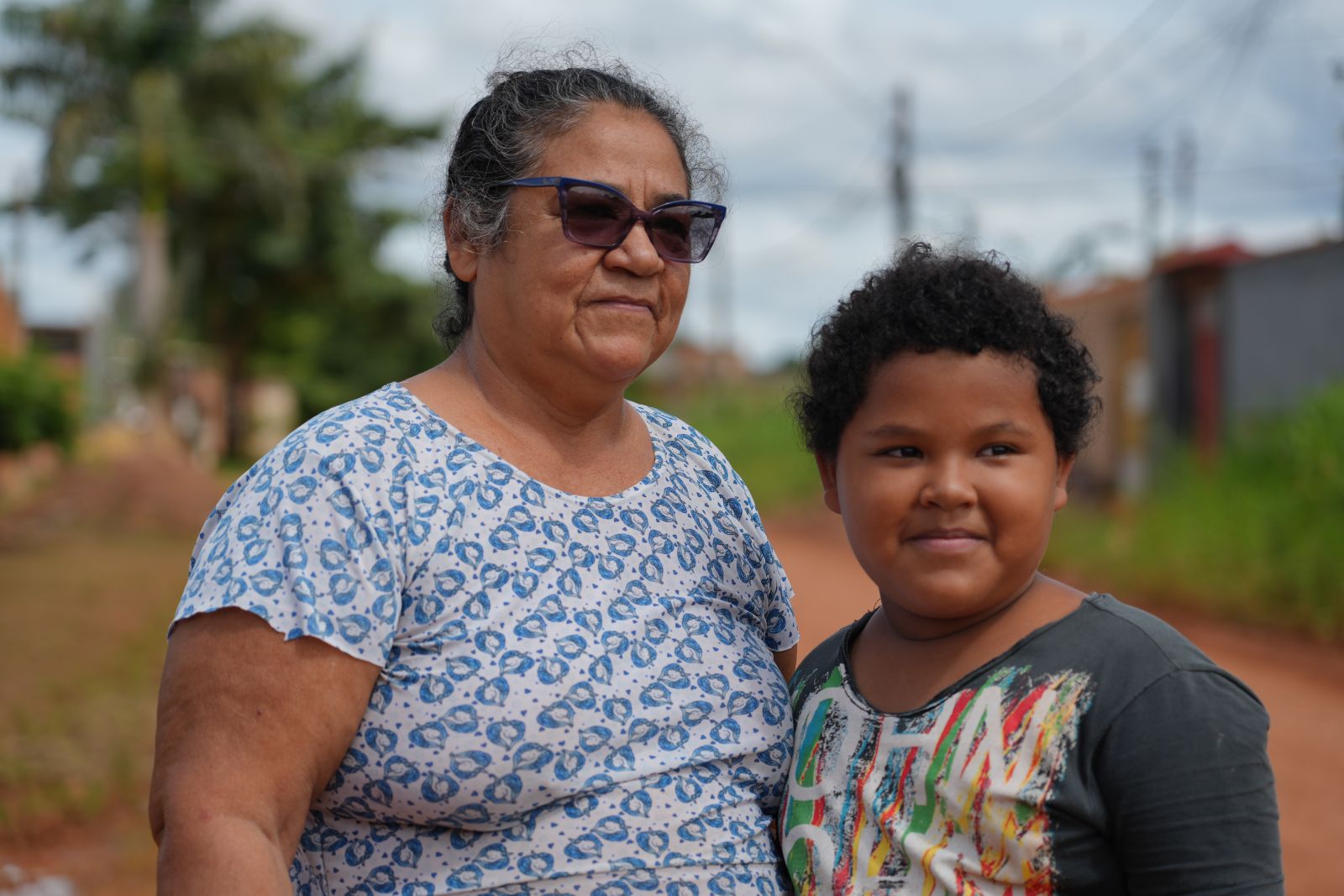 Para Valderina, o asfalto representa mais do que melhoria na infraestrutura